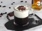 Przepis Irish coffee (kawa z whisky i bitą śmietaną)