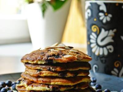 Pancakes'y z jagodami bez mąki i dodatku cukru