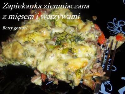 Zapiekanka ziemniaczana z mięsem i warzywami