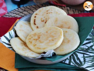 Przepis Wenezuelskie arepas, bezglutenowe bułki z zaledwie 3 składników