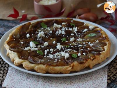 Przepis Tarte tatin z szalotką i fetą, nieodparta wersja wytrawna!