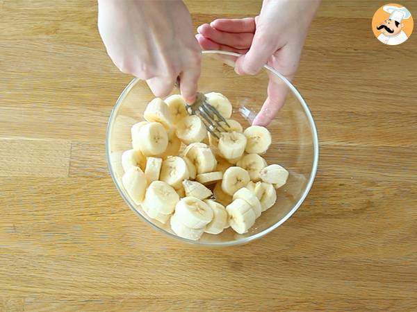 Chlebek bananowy - przepis na pyszne ciasto bananowe - Przygotowanie krok 1