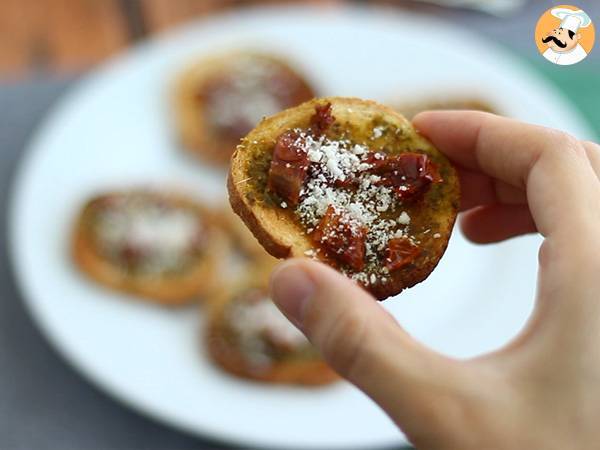 Tosty z pesto, parmezanem i suszonymi pomidorami - Przygotowanie krok 3