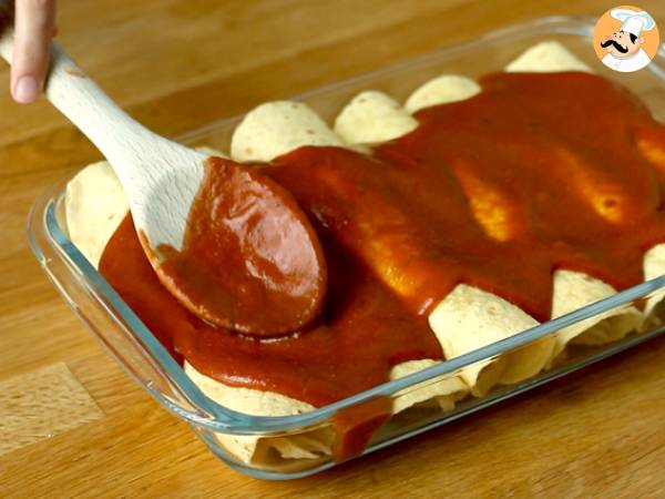 Enchiladas z kurczaka z sosem chili - Przygotowanie krok 6