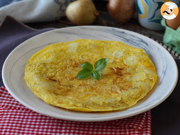 Omlet cebulowy - smaczny i łatwy przepis do przygotowania - Przygotowanie krok 7