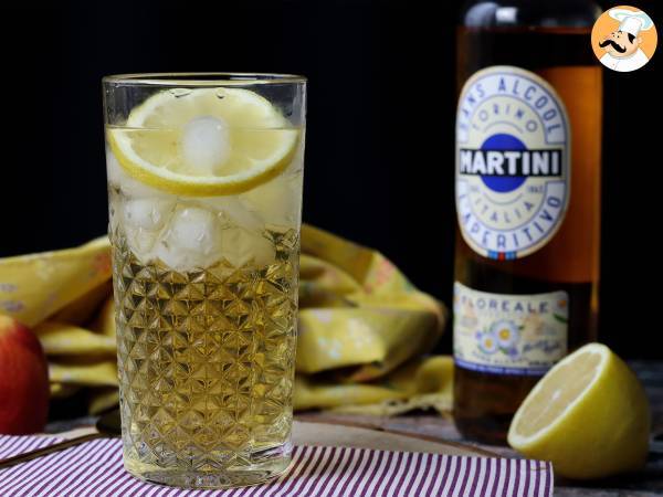 Bezalkoholowy Martini Spritz - słodki i kwiatowy koktajl na aperitif - Przygotowanie krok 5