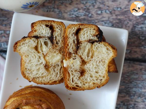 Cruffins, połączenie croissanta i muffina, z kremem i czekoladą - Przygotowanie krok 15