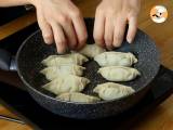 Gyozas z kurczakiem, marchewką i pieczarkami - Przygotowanie krok 10