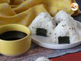 Onigiri z tuńczykiem, mała japońska trójkątna kanapka ryżowa - おにぎり - Przygotowanie krok 15