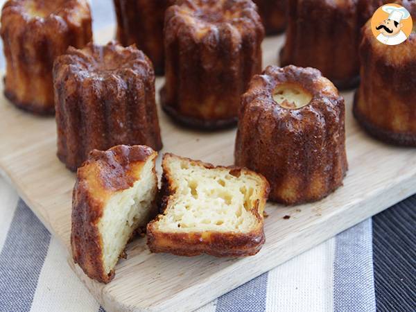 Canelés bordelais