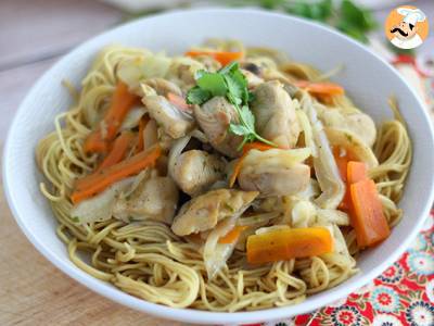 Chow mein (chao men), chiński makaron z kurczakiem i warzywami - zdjęcie 4