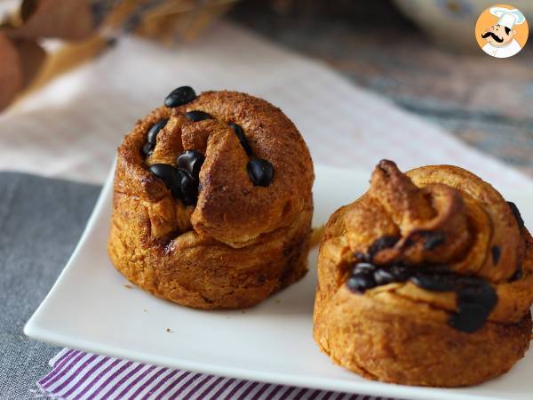 Cruffins, połączenie croissanta i muffina, z kremem i czekoladą - zdjęcie 4