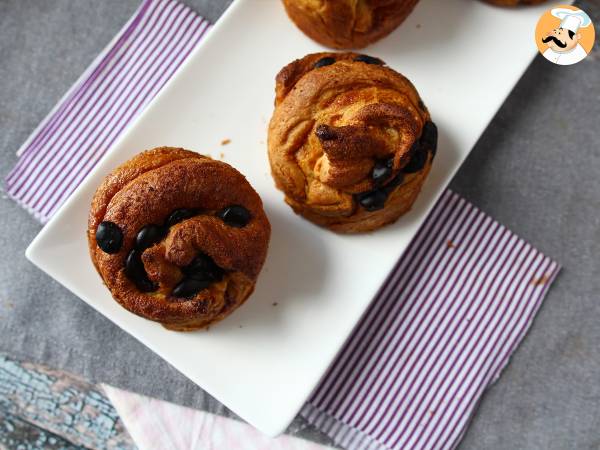 Cruffins, połączenie croissanta i muffina, z kremem i czekoladą - zdjęcie 7