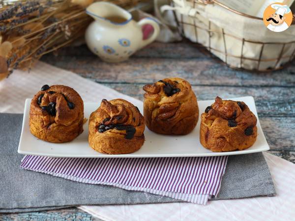 Cruffins, połączenie croissanta i muffina, z kremem i czekoladą - zdjęcie 9