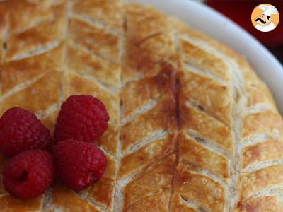 Frangipane galette des rois z malinami i pistacjami - zdjęcie 3