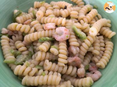 Fusilli z cukinią, krewetkami i imbirem - zdjęcie 2