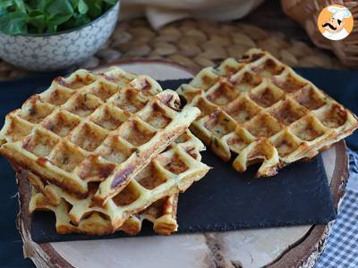 Gofry ziemniaczane - kanapka z wędzonym łososiem i fromage frais - zdjęcie 2