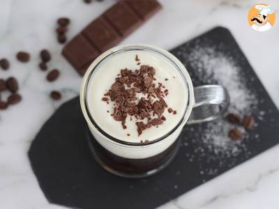 Irish Coffee (kawa z whisky i bitą śmietaną) - zdjęcie 2