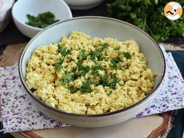 Jajecznica z tofu, która zastąpi Twoją jajecznicę!