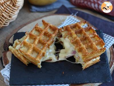 Kanapka z waflami ziemniaczanymi i raclette - najlepszy komfortowy posiłek - zdjęcie 4