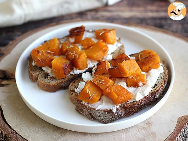 Kanapki z ricottą i dynią butternut oraz jajkiem