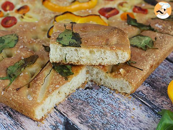 Kwiatowa focaccia - sztuka focaccia