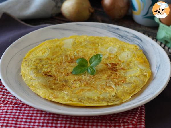 Omlet cebulowy - smaczny i łatwy przepis do przygotowania