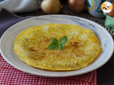 Omlet cebulowy, smaczny i łatwy w przygotowaniu przepis