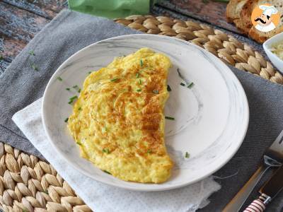 Omlet serowy, ekspresowy przepis gotowy w 5 minut! - zdjęcie 2