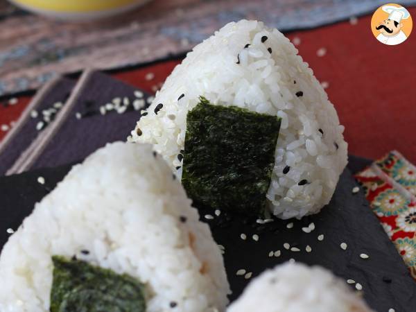 Onigiri z tuńczykiem - japońska trójkątna kanapka ryżowa - おにぎり - zdjęcie 8