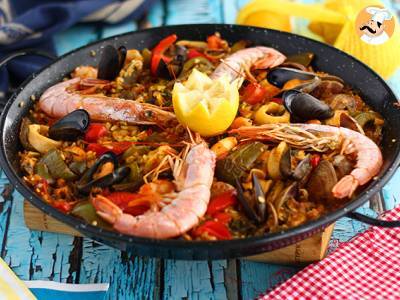 Paella z owocami morza