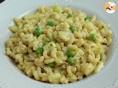 Risotto z coquillettes, groszkiem, cukinią, czosnkiem i serem ziołowym - zdjęcie 2