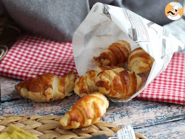 Rogaliki francuskie z sosem beszamelowym, szynką i serem - zdjęcie 3