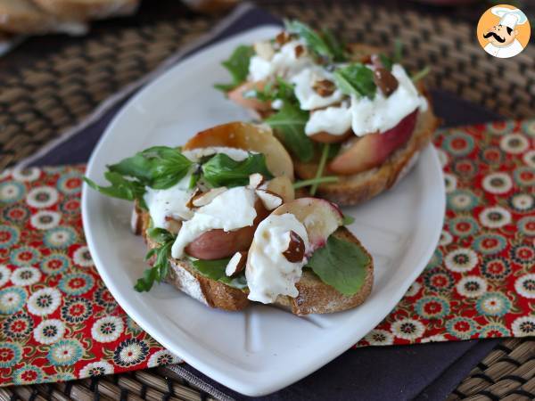 Rukola, pieczone brzoskwinie i burrata na grzance: idealne słodko-słone połączenie! - zdjęcie 2