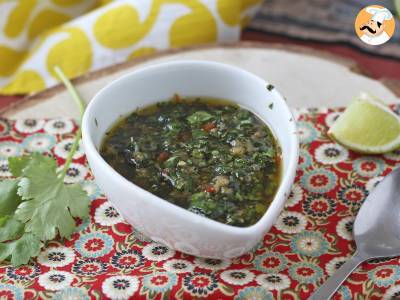 Sos chimichurri: idealny dodatek do pieczeni i potraw z grilla.