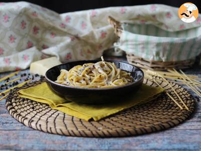 Spaghetti cacio e pepe: 3 składniki, eksplozja smaku! - zdjęcie 2