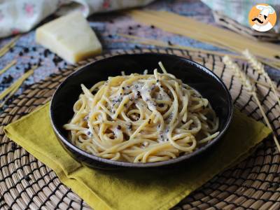 Spaghetti cacio e pepe: 3 składniki, eksplozja smaku! - zdjęcie 5