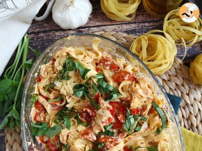 Tagliatelle feta z pomidorkami koktajlowymi - zapiekany makaron z fetą - zdjęcie 7