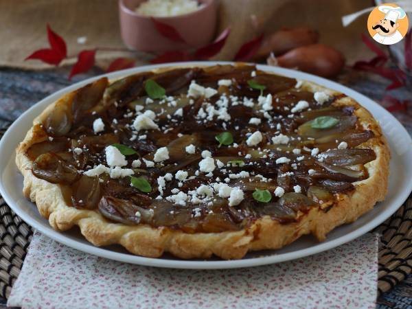 Tarta tatin z szalotką i fetą - nieodparta wersja wytrawna!