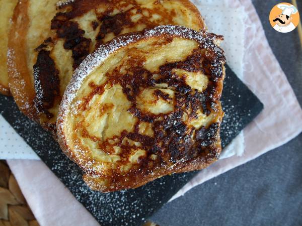 Wilgotna i chrupiąca brioche perdu