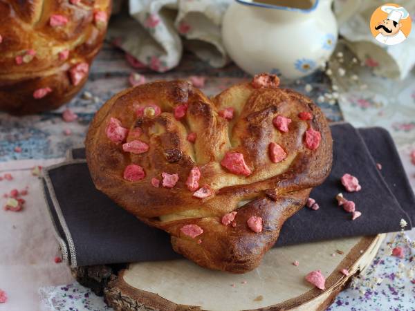 Wyjątkowo miękkie bułeczki brioche w kształcie serca na Walentynki