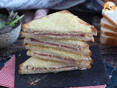 Wyśmienity croque-monsieur z sosem beszamelowym - zdjęcie 3