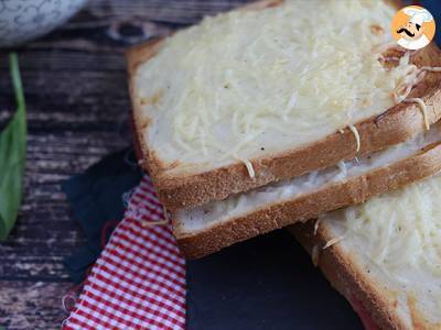 Wyśmienity croque-monsieur z sosem beszamelowym - zdjęcie 5