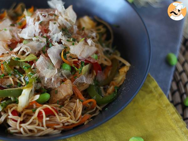 Yakisoba, makaron smażony z warzywami - zdjęcie 2