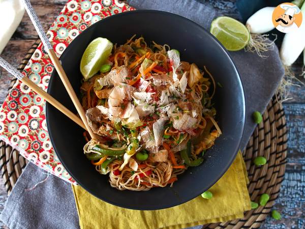 Yakisoba, makaron smażony z warzywami - zdjęcie 3